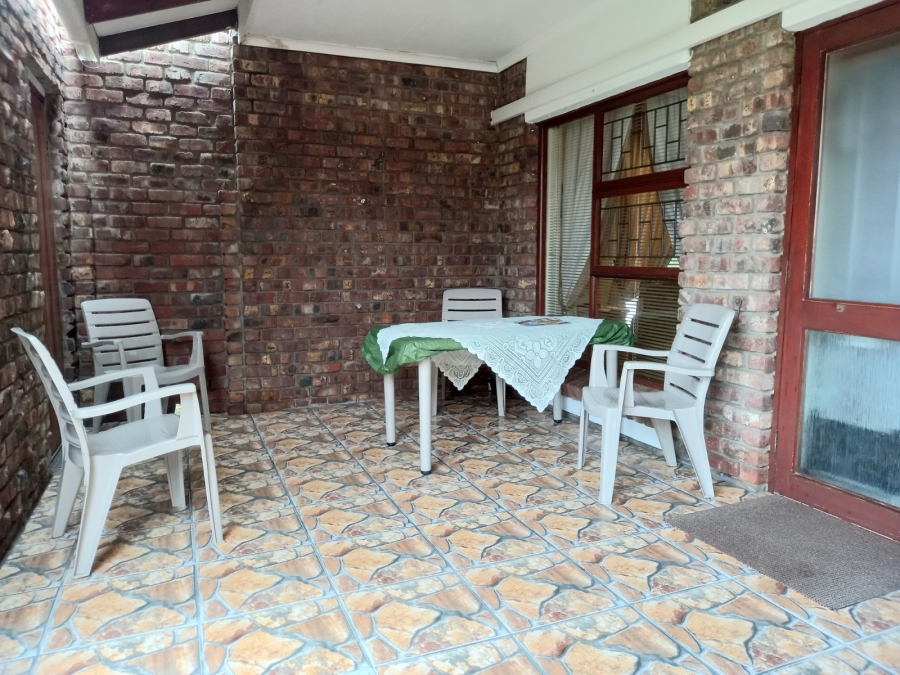 3 Bedroom Property for Sale in Deoville Park Western Cape